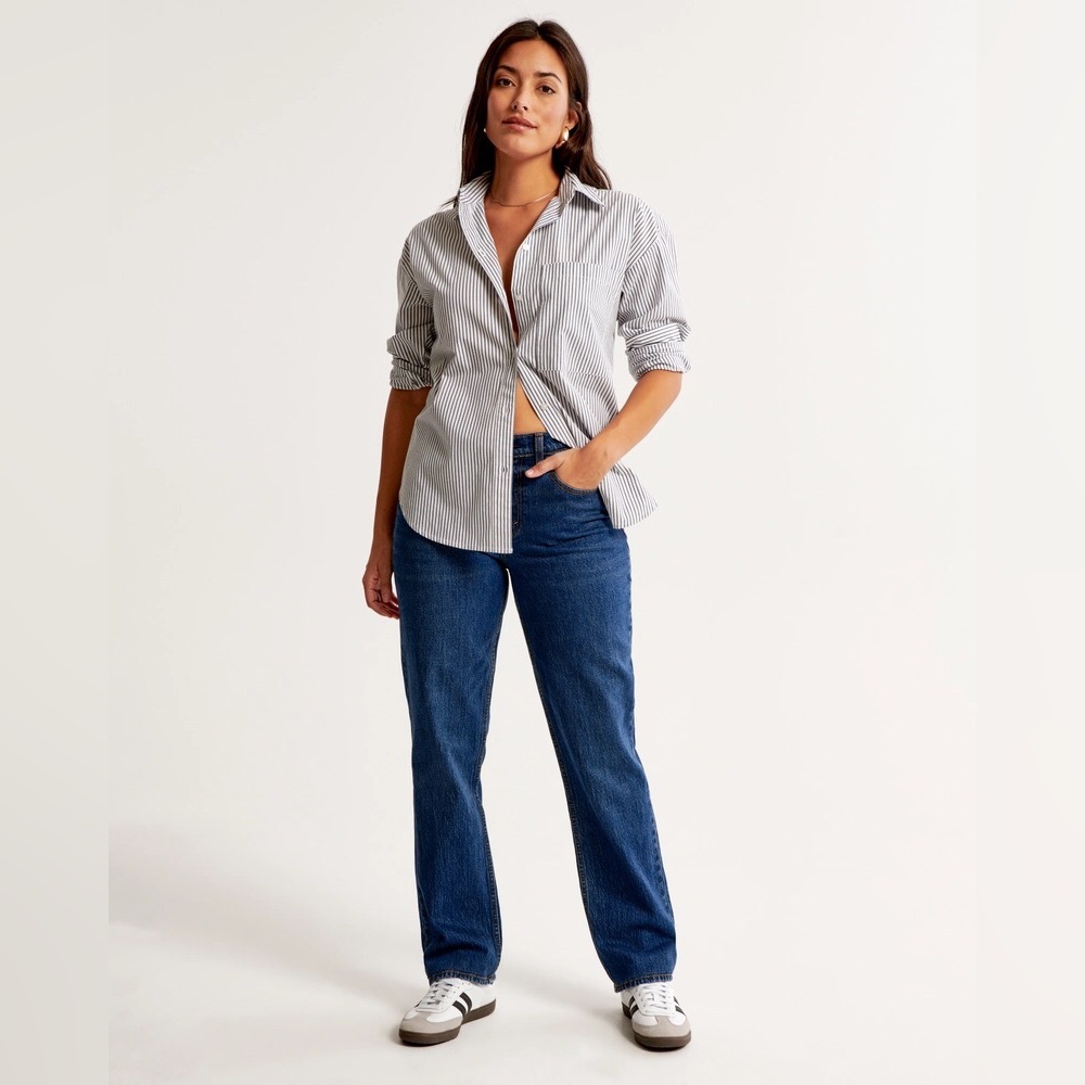 Abercrombie Curve Love Mid Rise 90s Straight Jean